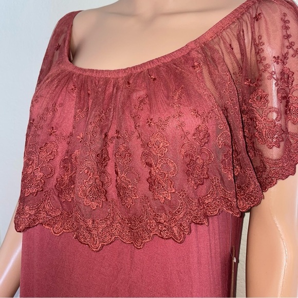 Just Found maxi dress in burgundy lace over shoulder flowy plus size 1X New - Picture 5 of 13